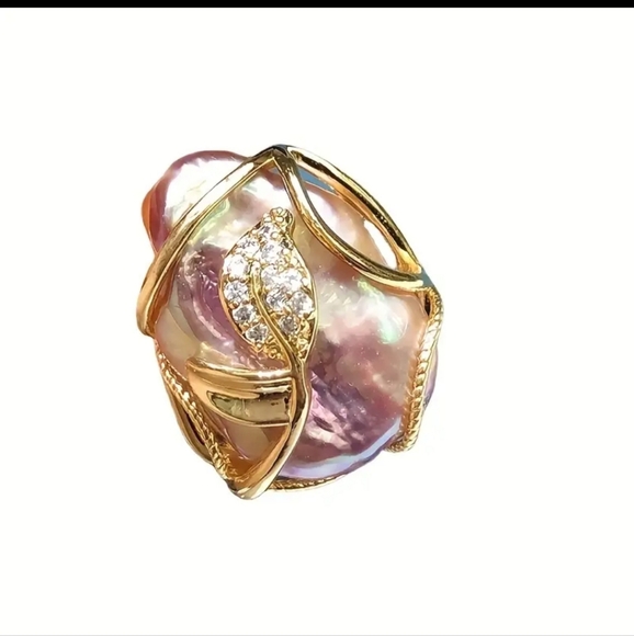 Three Pieces Natural Baroque Freshwater Pearl Set in a Stainless Steel Chain. - Picture 4 of 5